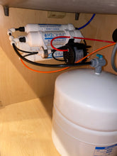 Load image into Gallery viewer, Mini Water Wizard 8 Stage Reverse Osmosis with Remineralization and Quantum Disinfection
